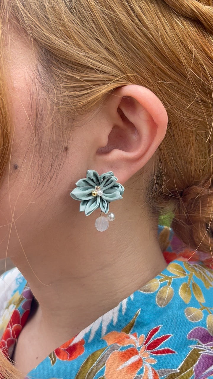 Antique Tsumami Kanzashi Earrings - Lily - nomura tailor