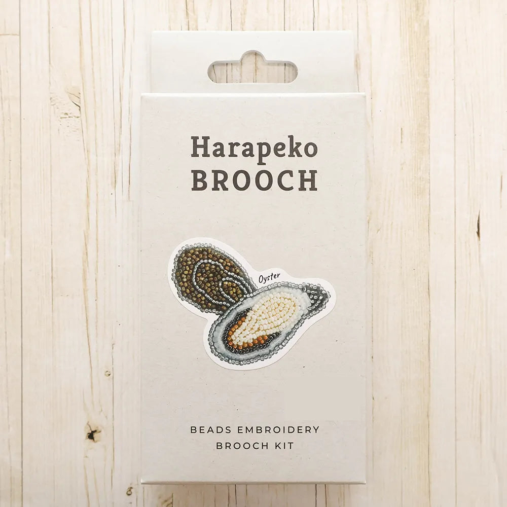 Bead Embroidery Kit Hungry Brooch - Oyster - nomura tailor