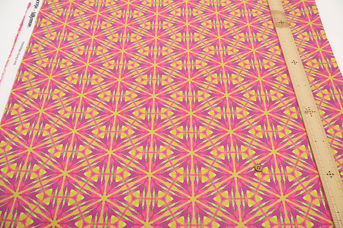 USA Cotton Printed Fabric - FREE SPIRIT Tie-dye Style Pattern - nomura tailor