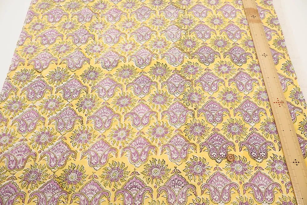 Made in India Cotton Cambric Printed Quilt Fabric - Ethnic Motif - nomura tailor