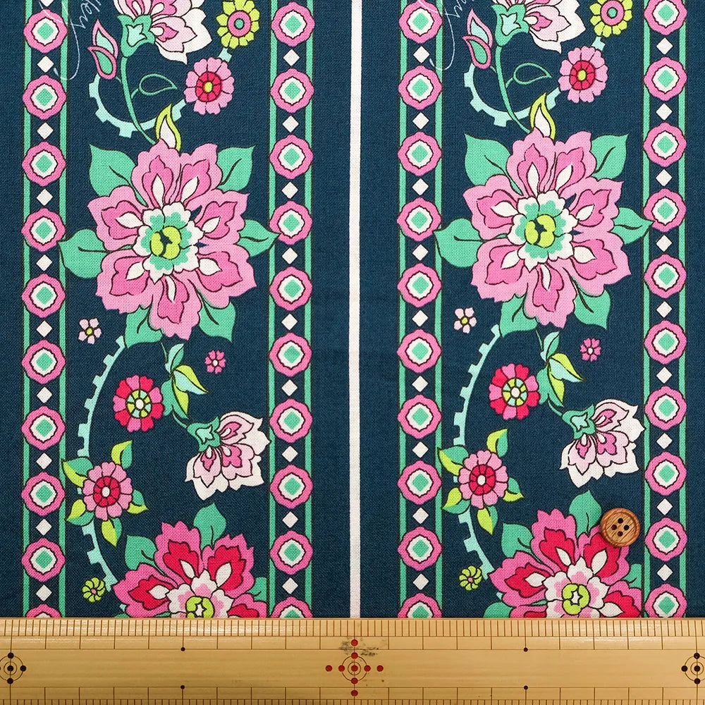USA Cotton Sheeting Printed Fabric - Geometric Flowers - nomura tailor