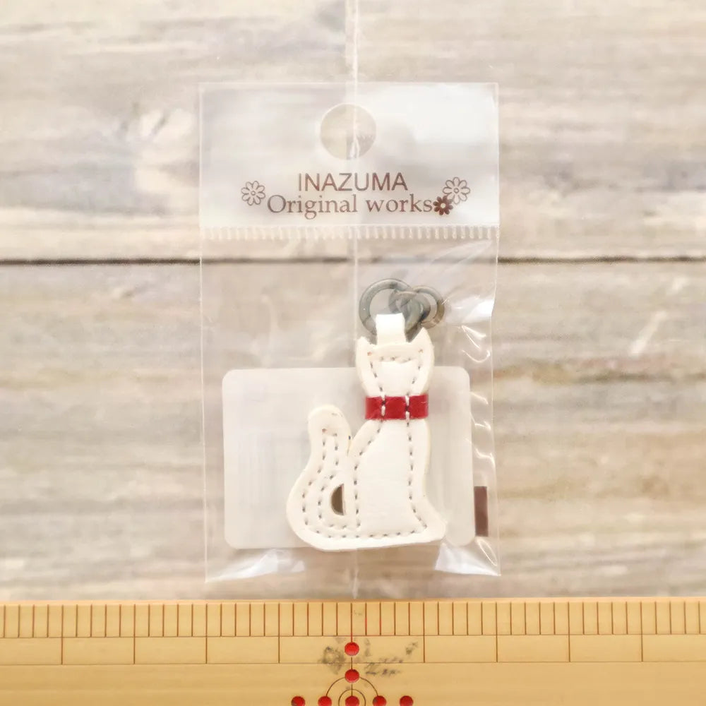 Charm Zipper Pull  - Cat Off White - nomura tailor