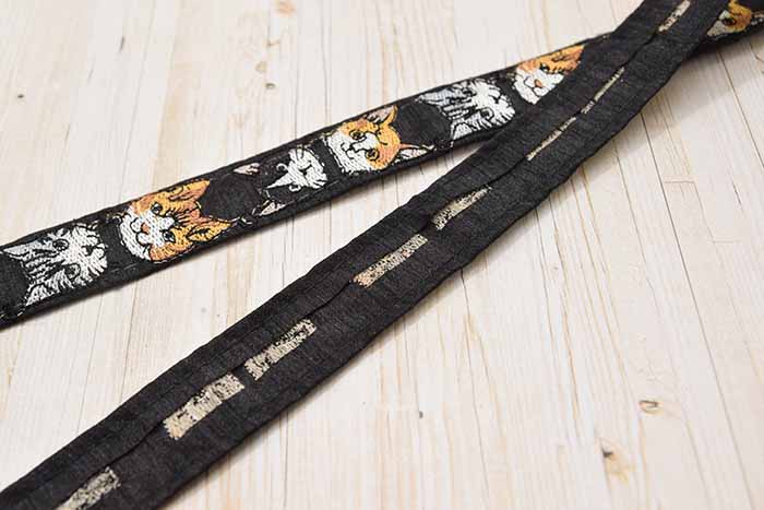 Indian embroidered ribbons - Cat approx. 25 mm wide - nomura tailor