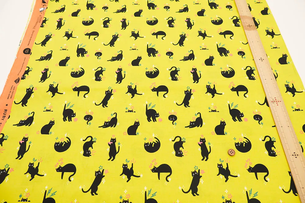 USA Cotton Printed Fabric moda Ruby Star Society Freaky Familiars - Black Cat - nomura tailor